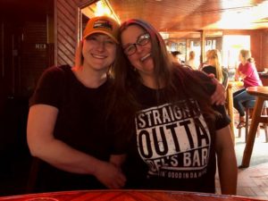 Briana Rupel and Sara Viner at Del's Bar. (Maureen McCollum/WPR)
