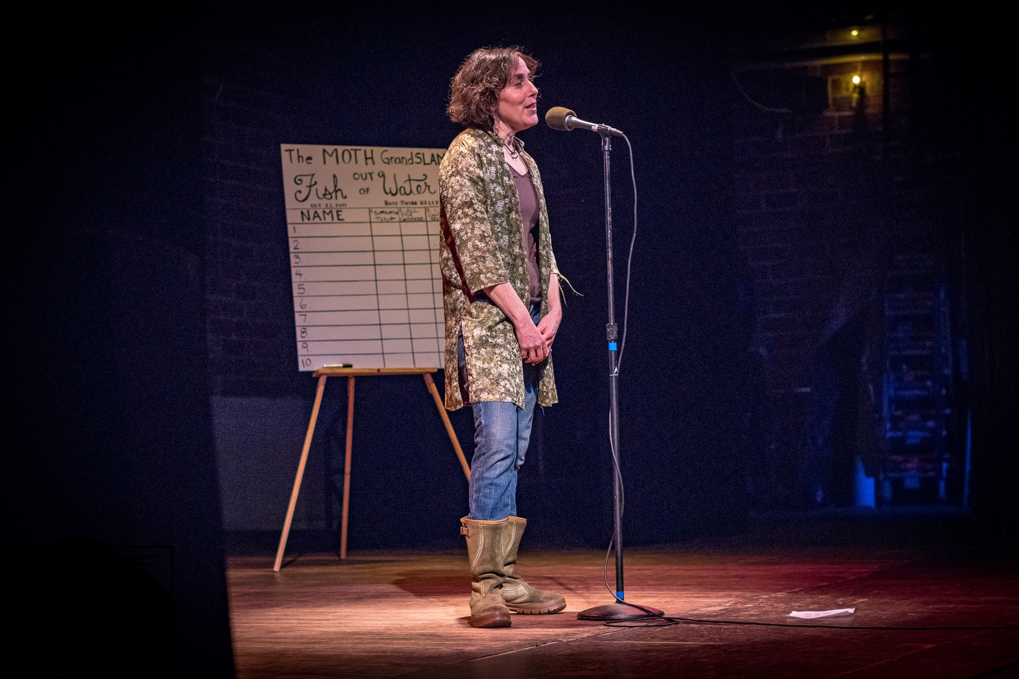 Jen Rubin tells her story "A decent proposal" at a a Moth StorySLAM in Madison, Wis. on April 3, 2017. Photo by Hedi Lamarr Rudd
